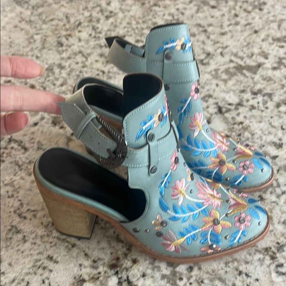 Floral Embroidered Women's Boots